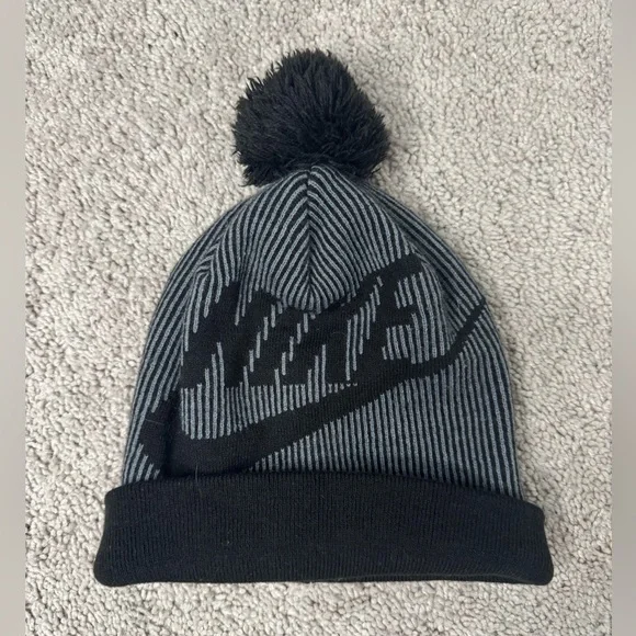 Nike Beanie - Picture 3 of 5
